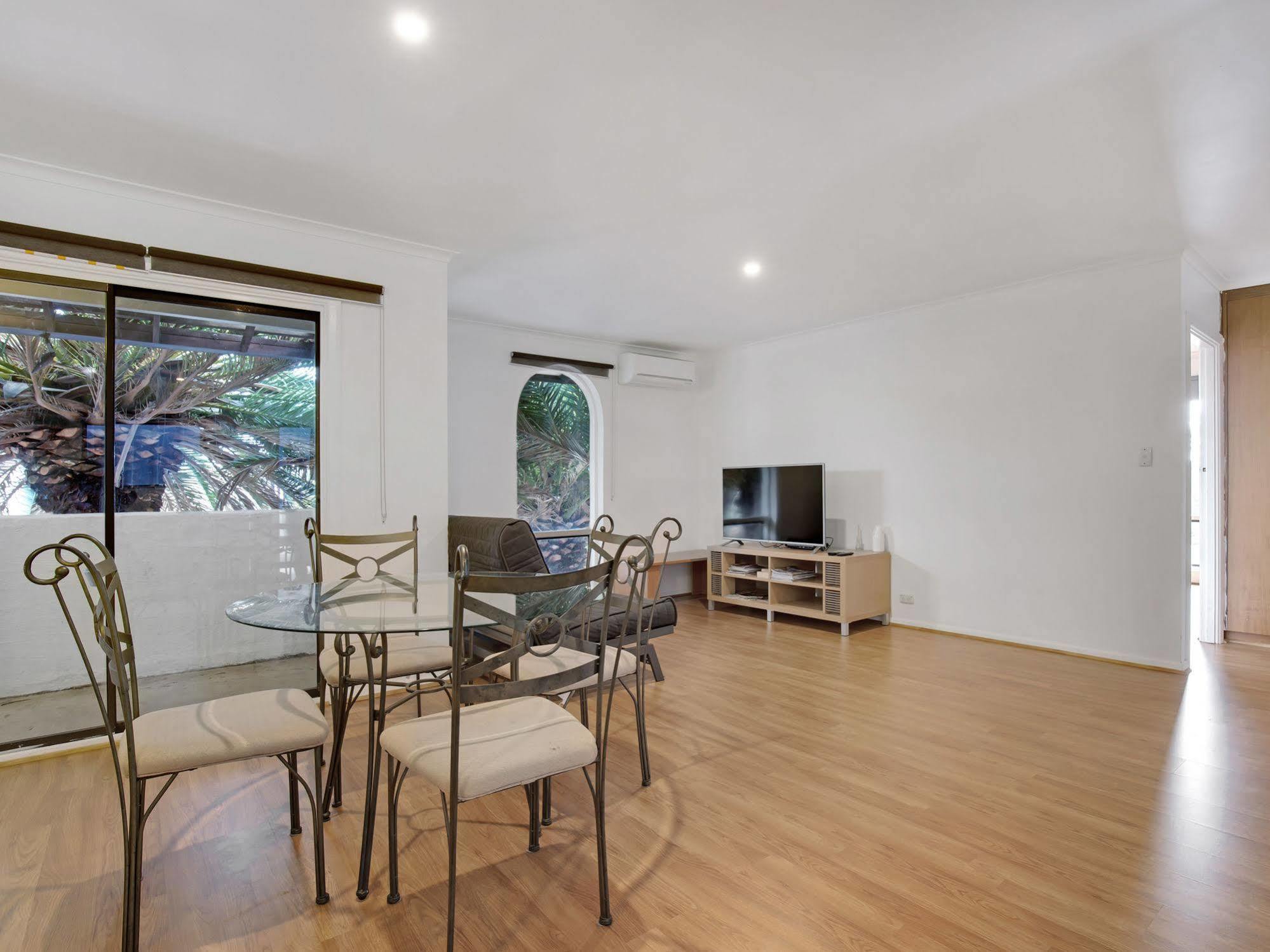 อะดิเลด ฮอลิเดย์ โฮม Apartment แอดิเลด ภายนอก รูปภาพ